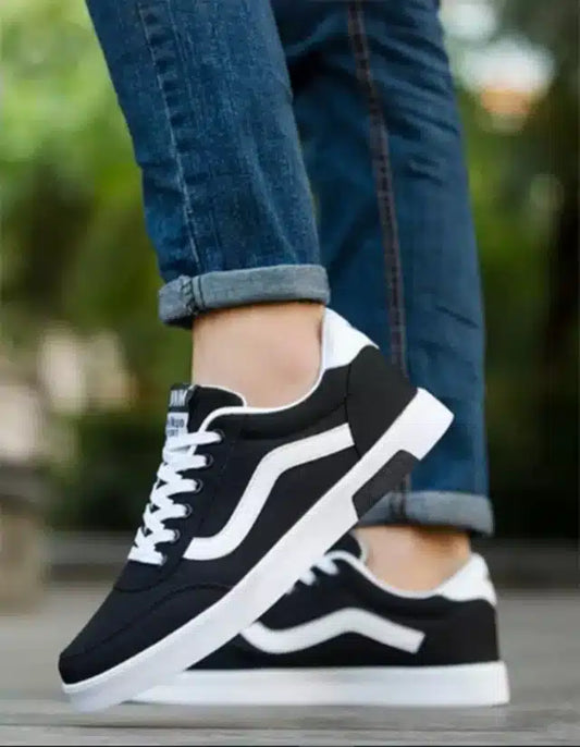 Casual Shoes for Men (Black & white)